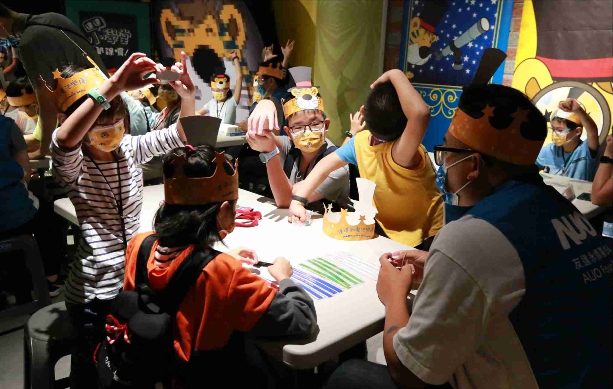 开云电子以永续理念推动全人教育计划，，，内外结盟储备科普教育人才，，，，荣获亚太永续行动奖社会共融面的金奖肯定