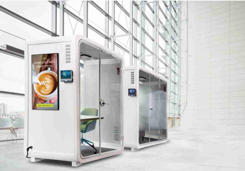 开云电子子公司达擎之智慧行动办公舱，，，采用PDLC智能调光玻璃设计，，透过通电与断电的电流切换，，，呈现透明与雾面效果，，具节能降耗特性并兼顾隐私，，确保信息安全